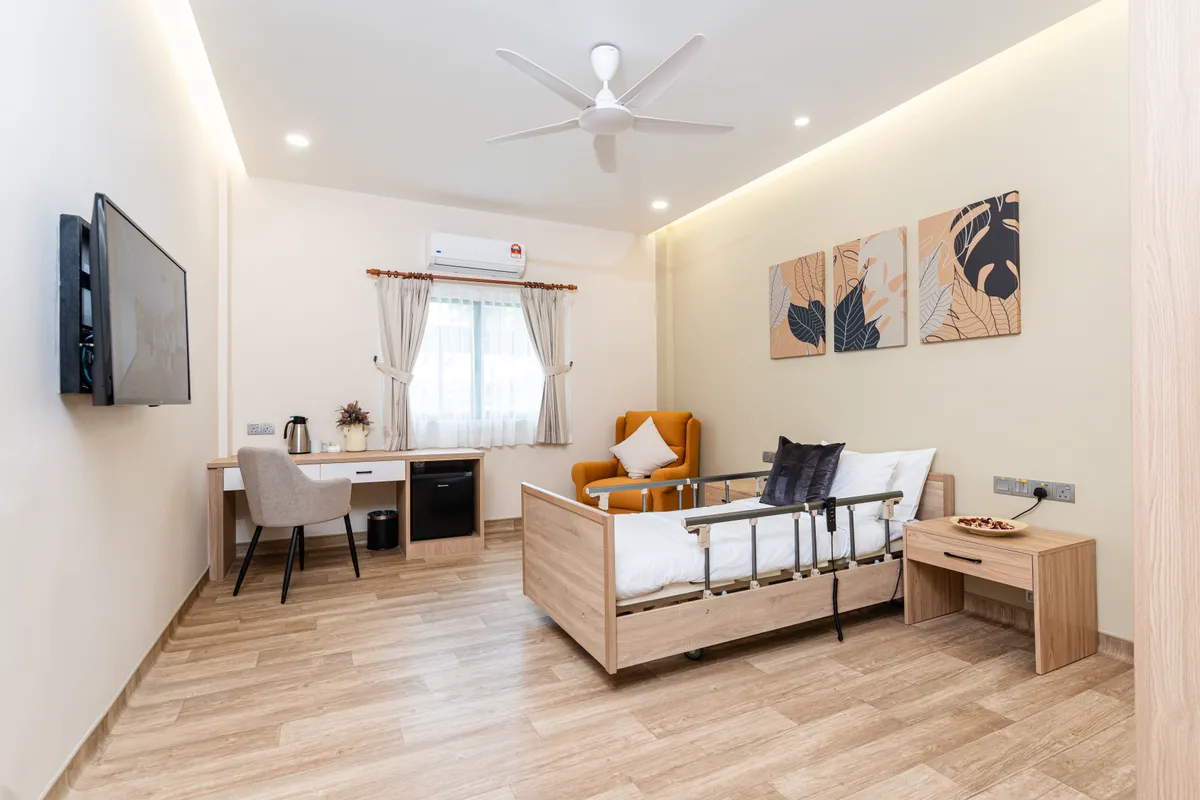 Pacific Senior Living Klang - Superior Room with medical bed