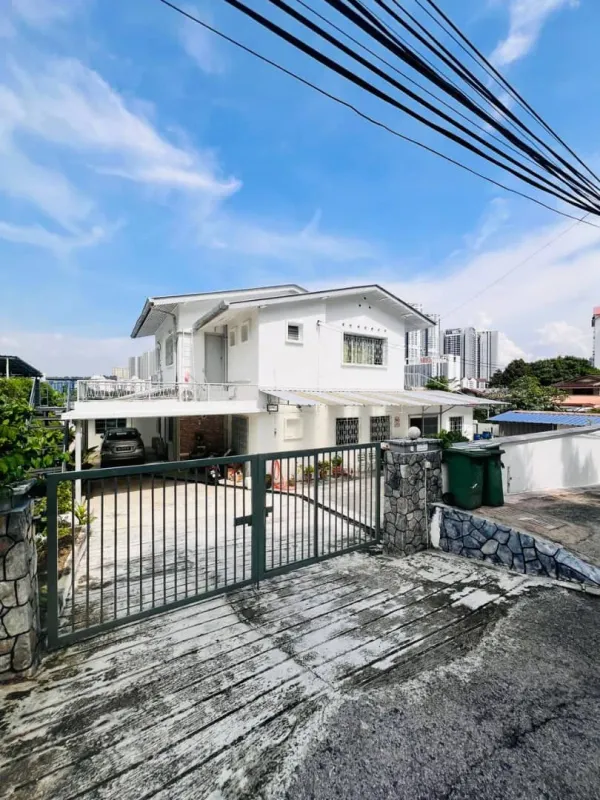Front exterior of Graceland Care Centre, Old Klang Road KL