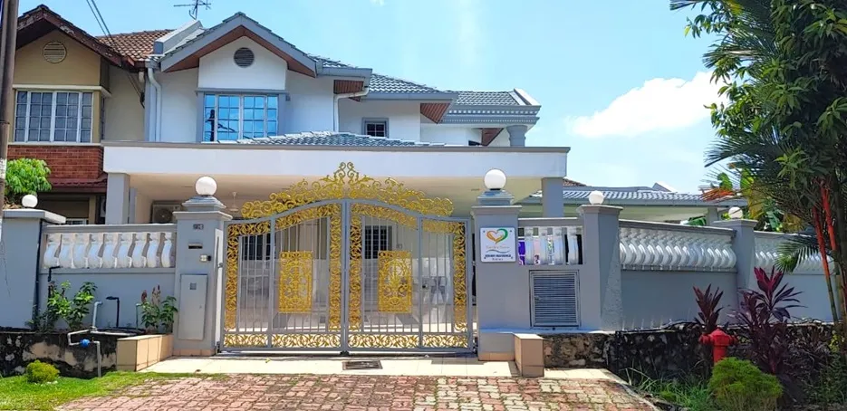 Golden Years Senior Residence Bandar Kinrara Puchong exterior