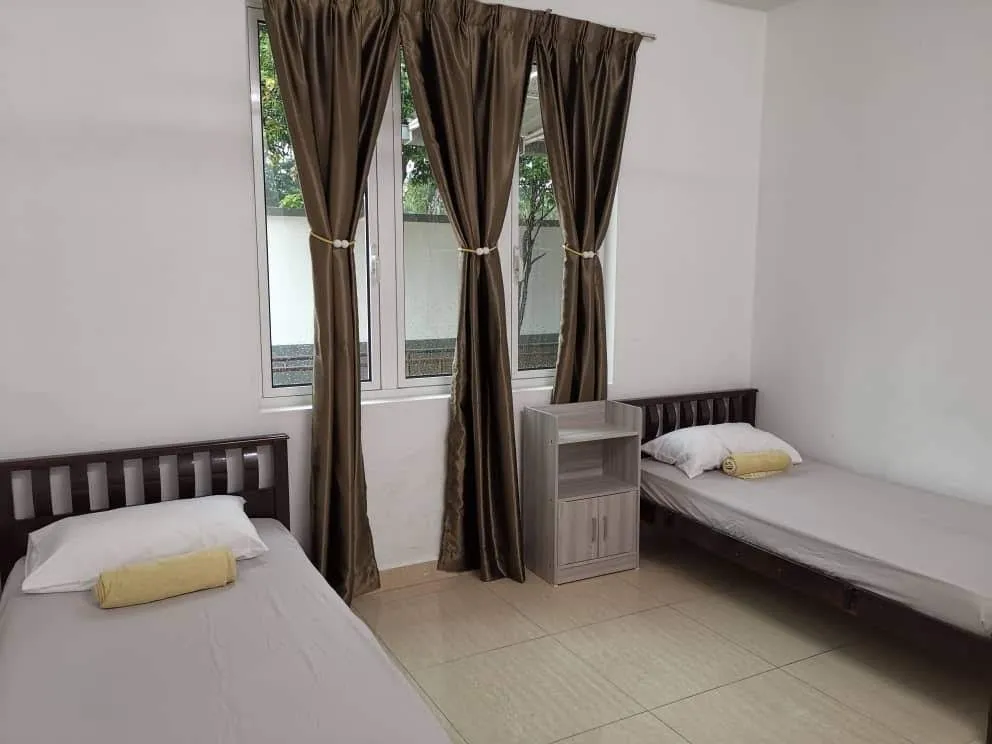 WeCare2U twin room