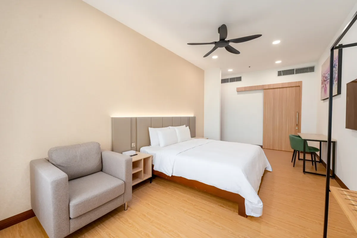 Suite at ReU Living St Giles Gardens